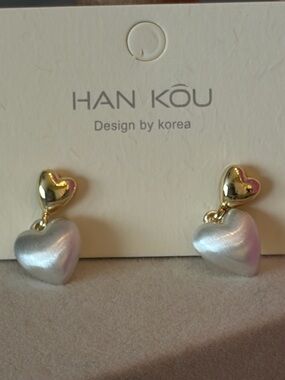 HAN KOU Gold and Pearl-Effect Heart Drop Earrings